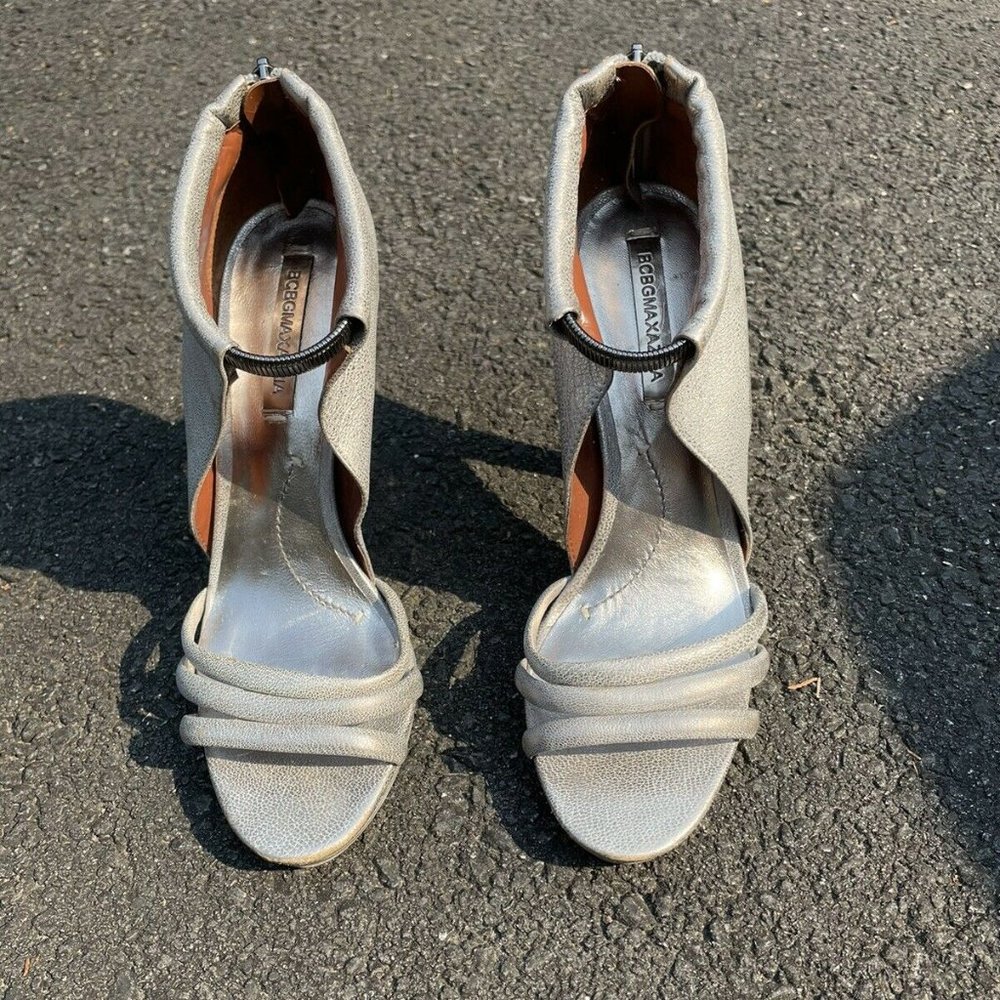 BCBG Max Azria Silver 38 9 Strappy Leather Sandals Heels Metallic